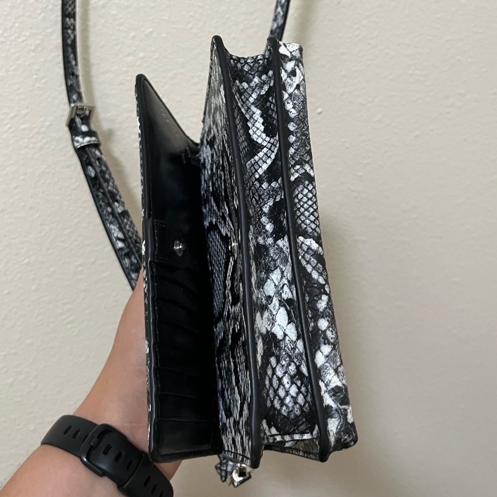 •MICHAEL KORS• Jet Set Charm Small Phone Crossbody Black White Grey Card Slots - Picture 10 of 16